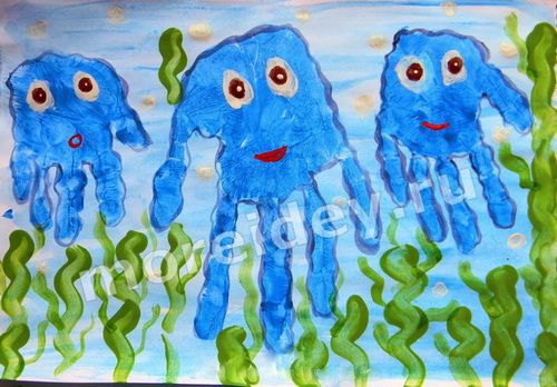 Рисунки из ладошек: рисунок медузы